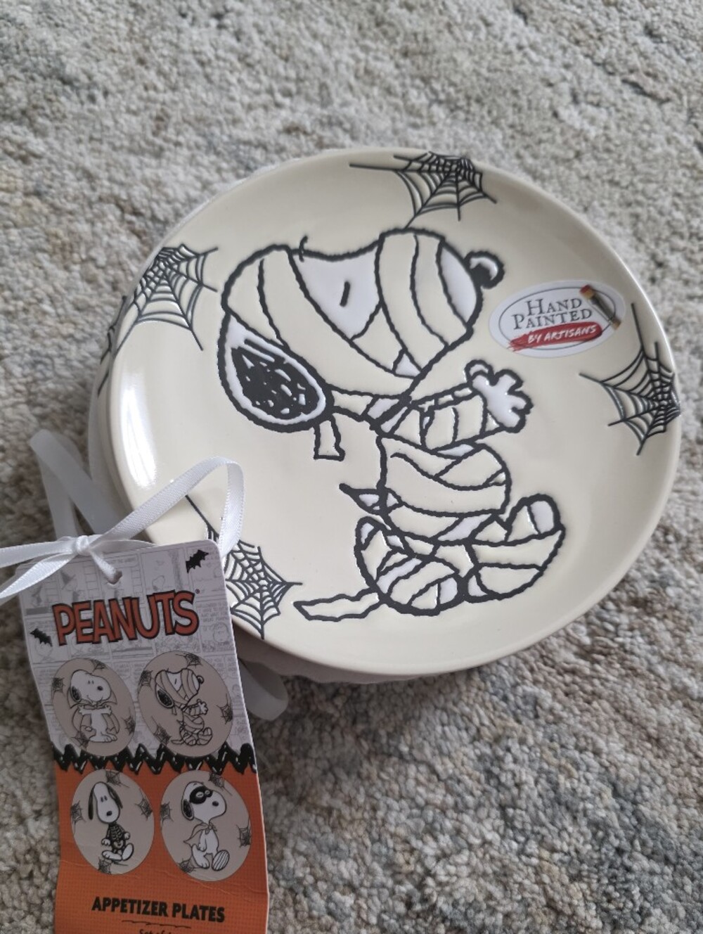 Peanuts Kids Halloween Plate - White and Black Mummy Design
